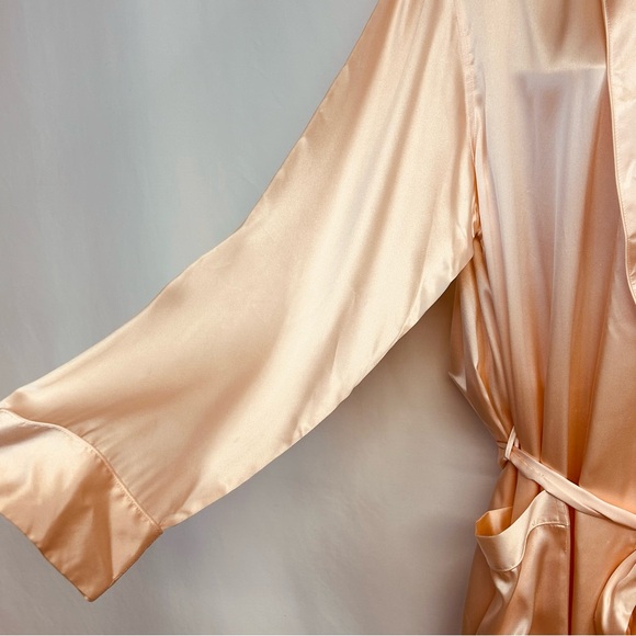 Valerie Stevens Womens Vintage 100% Silk Robe Size M Long Pockets Belt Peach NWT - Picture 3 of 16